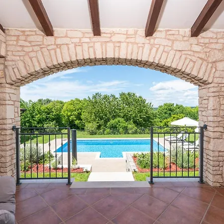Roma Villa