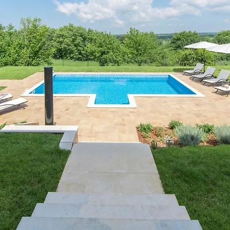 Roma Villa