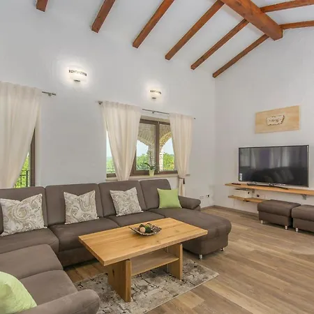 Roma Villa