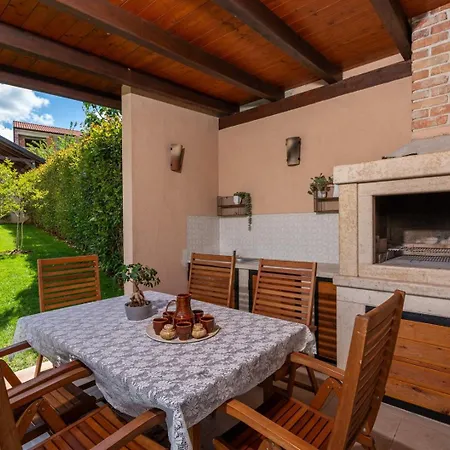 Roma Villa *