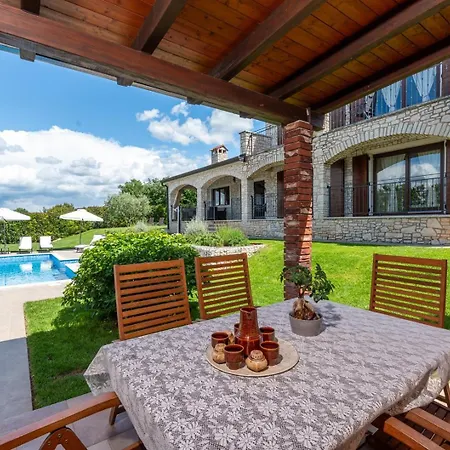 Villa Roma *