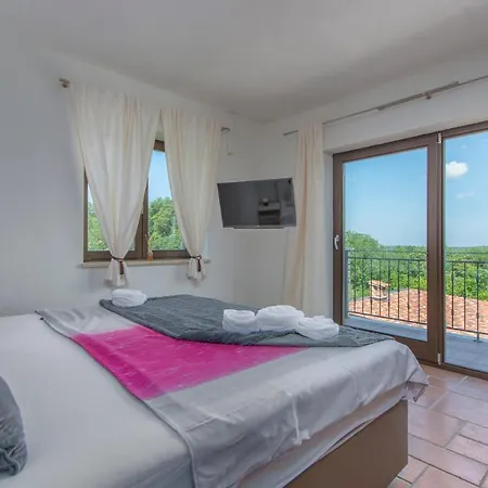 Villa Roma *